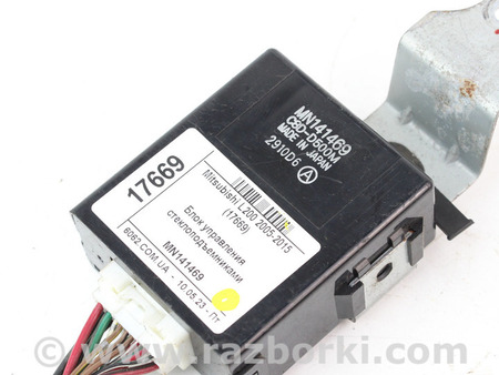 ФОТО Зеркала / Стекла / Очистка стекол для Mitsubishi L200 (06-14) Київ