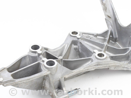 ФОТО Детали моторной группы для Nissan Pathfinder R52 (12-21) Київ
