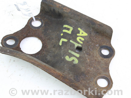 ФОТО Кронштейн передней балки передний правый для Toyota Auris E150 (06-12) Київ