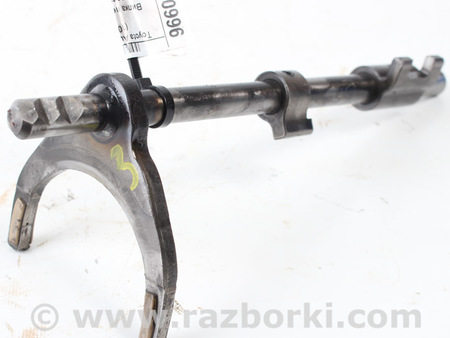 ФОТО Вилка переключения передач для Toyota Auris E150 (06-12) Київ