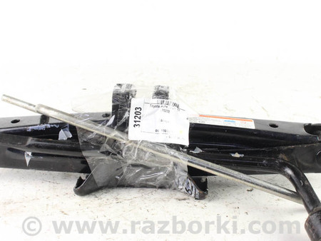ФОТО Домкрат для Toyota Auris E180 (12-18) Київ