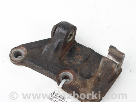 ФОТО Детали моторной группы для Toyota Corolla Verso (04.2004-03.2009) Київ