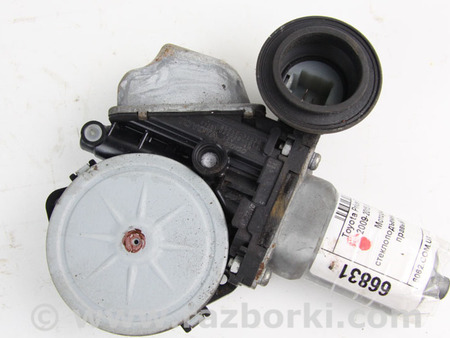 ФОТО Моторчик стеклоподъёмника задний правый для Toyota Prius III XW30 (09-15) Київ