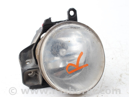 ФОТО Фара противотуманная правая дефект для Toyota Prius III XW30 (09-15) Київ