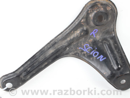 ФОТО Кронштейн задней балки правый для Toyota TC (04-10) Київ