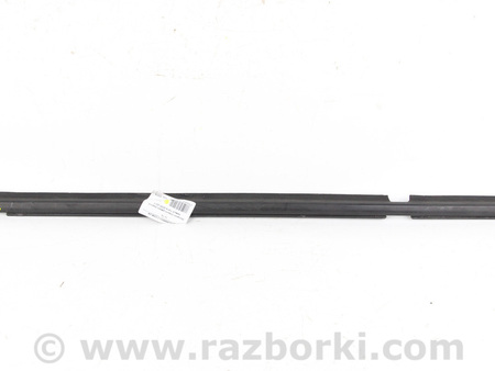 ФОТО Молдинг стекла двери задний левый для Toyota Yaris (05-11) Київ
