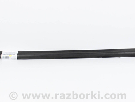 ФОТО Молдинг стекла двери задний левый для Toyota Yaris (05-11) Київ