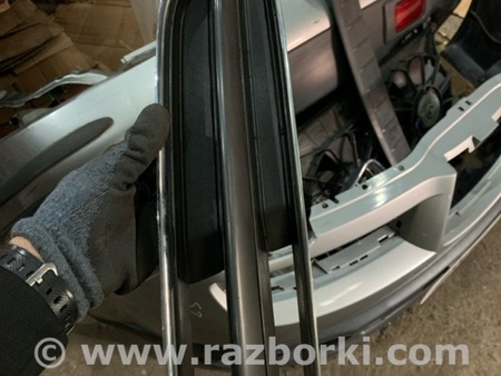 ФОТО Решетка радиатора Правая для Subaru Tribeca B9 (05-08) Київ