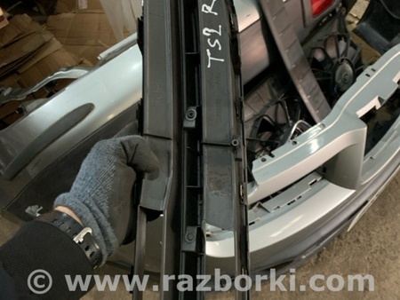 ФОТО Решетка радиатора Правая для Subaru Tribeca B9 (05-08) Київ