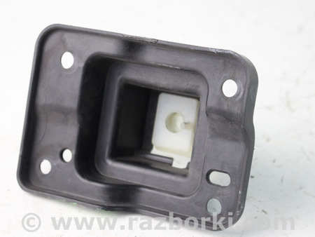 ФОТО Кронштейн решетки радиатора для Mazda CX-5 KE (12-17) Київ