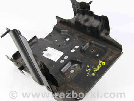 ФОТО Кронштейн полки АКБ для Nissan Rogue (08-14) Київ