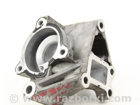 ФОТО Кронштейн помпы для Nissan Rogue (08-14) Київ