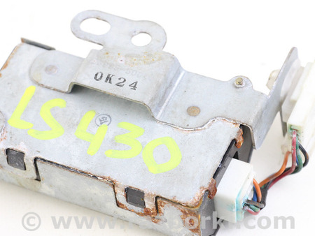 ФОТО Блок управления замка багажника для Lexus LS430 (00-06) Київ