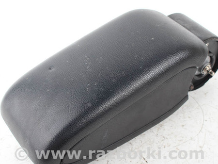 ФОТО Подлокотник кожа черный для Nissan Tiida/Versa C11 Київ