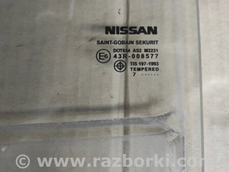 ФОТО Скло дверей для Nissan Tiida/Versa C11 Київ