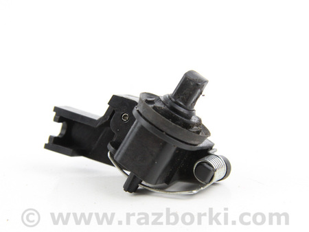 ФОТО Замок лючка бензобака для Nissan Juke (10-19) Київ