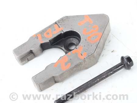 ФОТО Крепление топливной форсунки для Nissan X-Trail T30 (01-08) Київ
