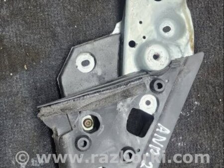 ФОТО Кронштейн передний правый для Subaru Forester SG S11 (02-08) Київ