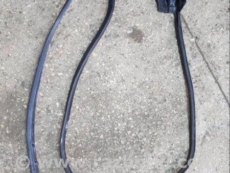 ФОТО Уплотнительная резинка задняя правая для Subaru Forester SG S11 (02-08) Київ