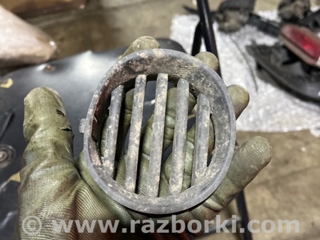 ФОТО Заглушка бампера передняя правая для Subaru Forester SG S11 (02-08) Київ
