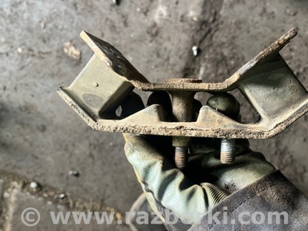 ФОТО Подушка кпп передняя для Subaru Forester SG S11 (02-08) Київ