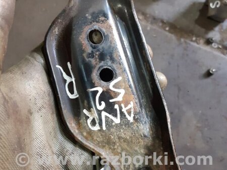 ФОТО Кронштейн правый для Subaru Forester SG S11 (02-08) Київ