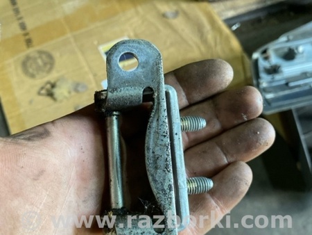 ФОТО Петля багажника правая для Subaru Forester SG S11 (02-08) Київ