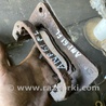 Скоба суппорта передняя левая Subaru Forester SG S11 (02-08)