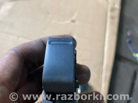 ФОТО Кнопка задняя правая для Subaru Forester SG S11 (02-08) Київ
