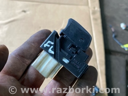 ФОТО Кнопка передняя левая для Subaru Forester SG S11 (02-08) Київ