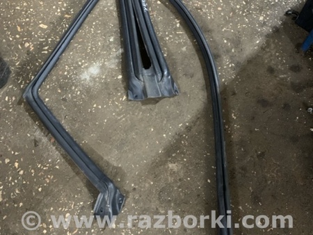ФОТО Уплотнительная резинка правая для Subaru Forester SG S11 (02-08) Київ