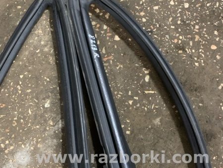 ФОТО Уплотнительная резинка правая для Subaru Forester SG S11 (02-08) Київ