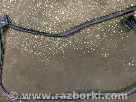 ФОТО Уплотнительная резинка передняя правая для Subaru Forester SG S11 (02-08) Київ