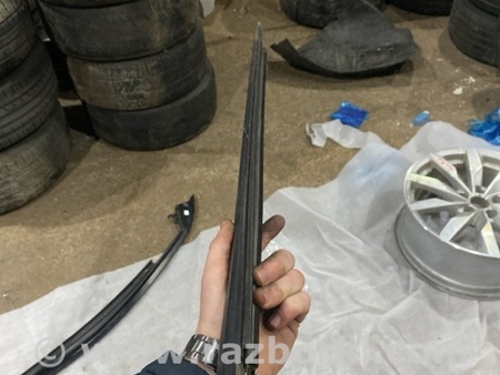 ФОТО Уплотнитель стекла двери для Audi (Ауди) A3 III 8V (12-20) Київ