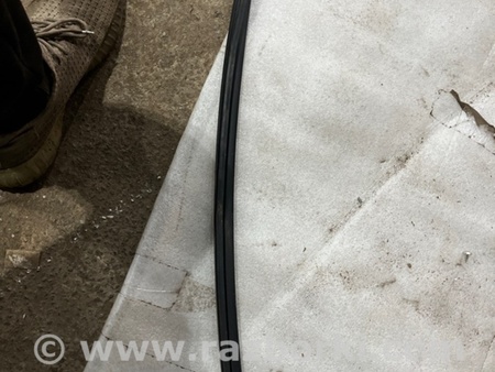 ФОТО Уплотнитель стекла двери для Subaru Legacy VII BW (19-25) Київ