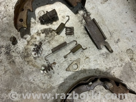 ФОТО Колодки ручника задние правые для Subaru Outback III BP/BL (03-09) Київ