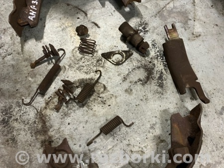 ФОТО Колодки ручника задние левые для Subaru Outback III BP/BL (03-09) Київ