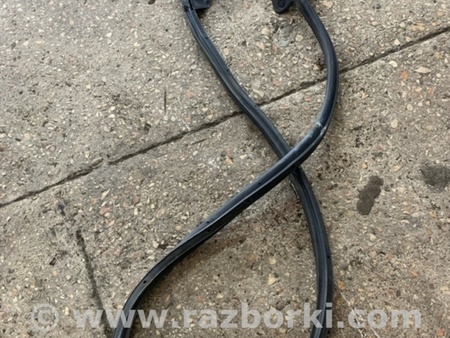 ФОТО Уплотнительная резинка задняя правая для Subaru Outback III BP/BL (03-09) Київ