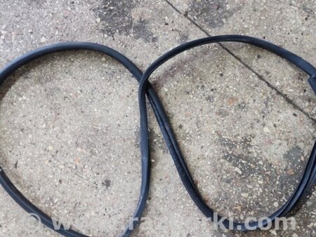 ФОТО Уплотнительная резинка задняя левая для Subaru Outback III BP/BL (03-09) Київ
