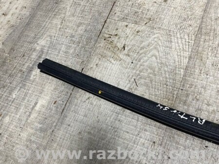 ФОТО Уплотнитель стекла двери для Audi (Ауди) A3 III 8V (12-20) Київ