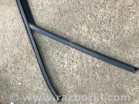 ФОТО Направляющая стекла двери для Porsche Cayenne II 958 E2/92A (10-14) Київ