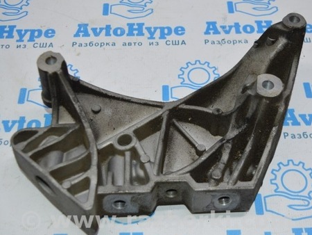 ФОТО Крепление двигателя и кпп для Volkswagen Passat B7 (09.2010-06.2015) Одеса