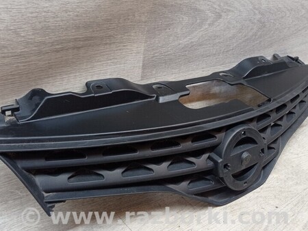 ФОТО Решітка радіатора для Nissan NV200 (09-15) Чернігів