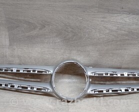 Решітка радіатора Mercedes-Benz E-Class