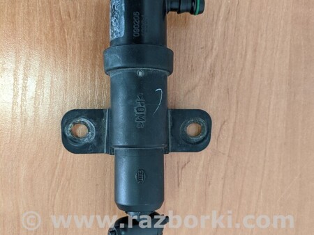 ФОТО Форсунка омывателя для Mazda 5 CR (2006-2010) Чернигов