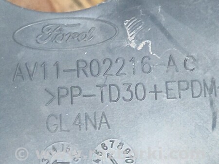 ФОТО Пластик под лобовое стекло для Ford B-Max Чернигов