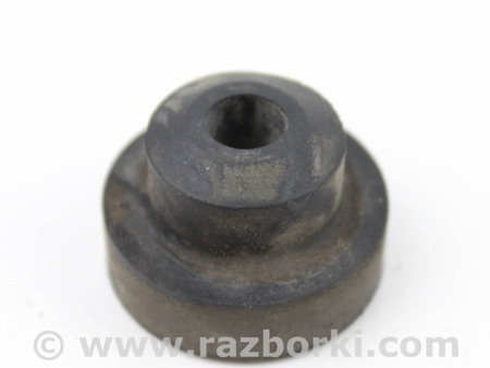 ФОТО Втулка крепление радиатора нижняя для Honda Civic 7 EU, EN, ES (09.2000 - 06.2006) Київ