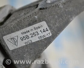 Кронштейн глушителя задний левый с резинкой Porsche Macan I 95B 2nd FL (21-26)