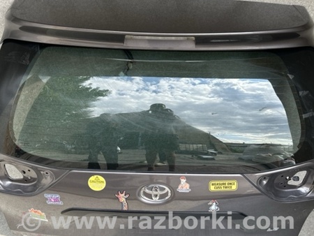 ФОТО Кришка багажника для Toyota Sienna (11-16) Київ