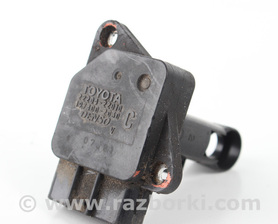 Расходомер воздуха Toyota Yaris (05-11)